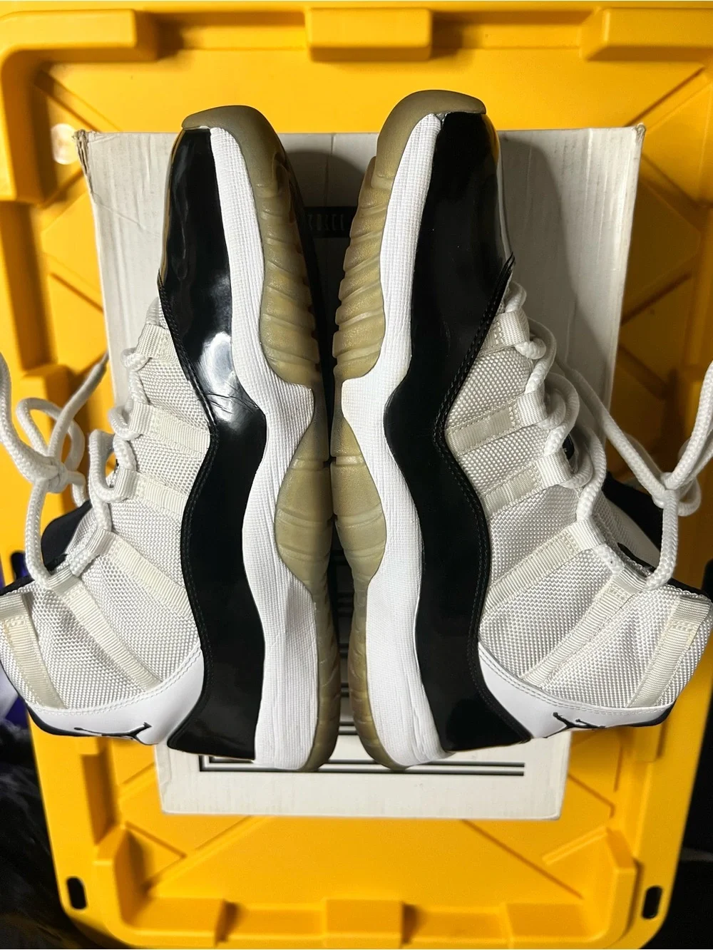 Air Jordan retro concord 11 2011 size 10.5